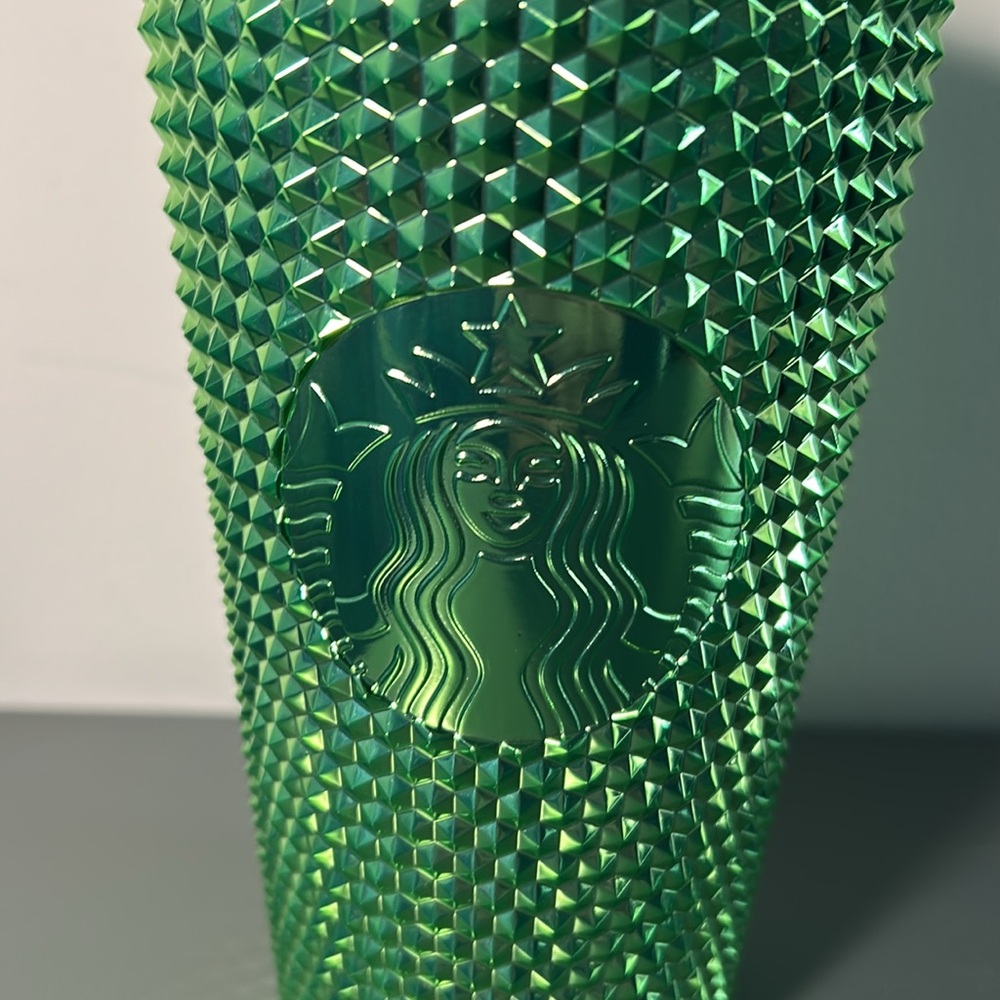 Starbucks 2023 Limited Edition
Metallic Green Cold Cup - Picture 7 of 7